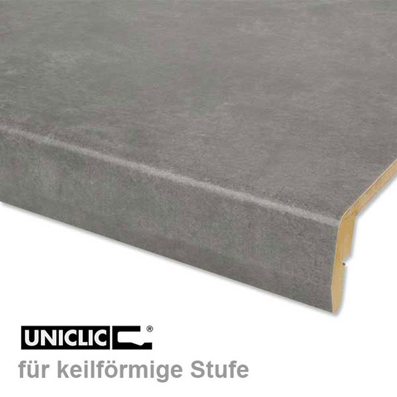 Renovierungsstufe 1600 x 500 mit Uniclic Trenovo Vinyl Beton Natur